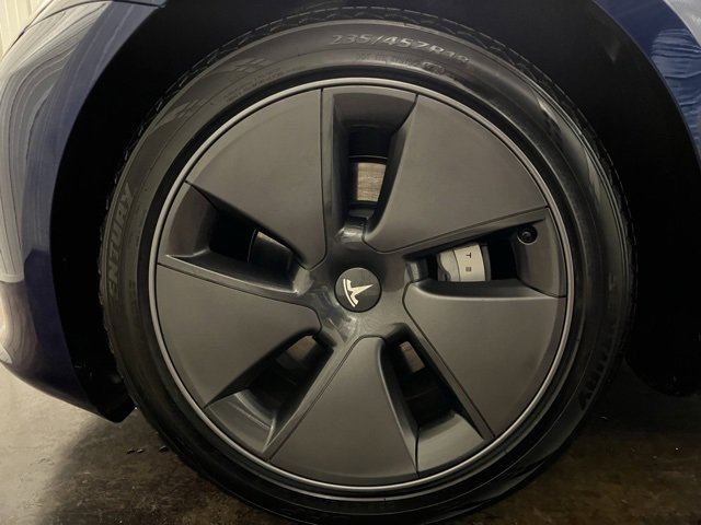 Used 2023 Tesla Model 3 Standard Range image 10