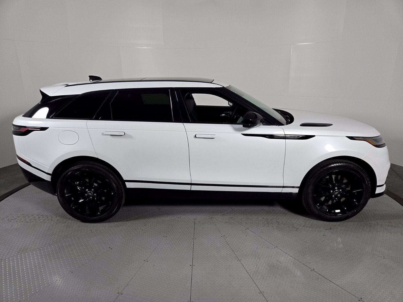 New 2026 Land Rover Range Rover Velar Belgravia AWD/4WD image 6