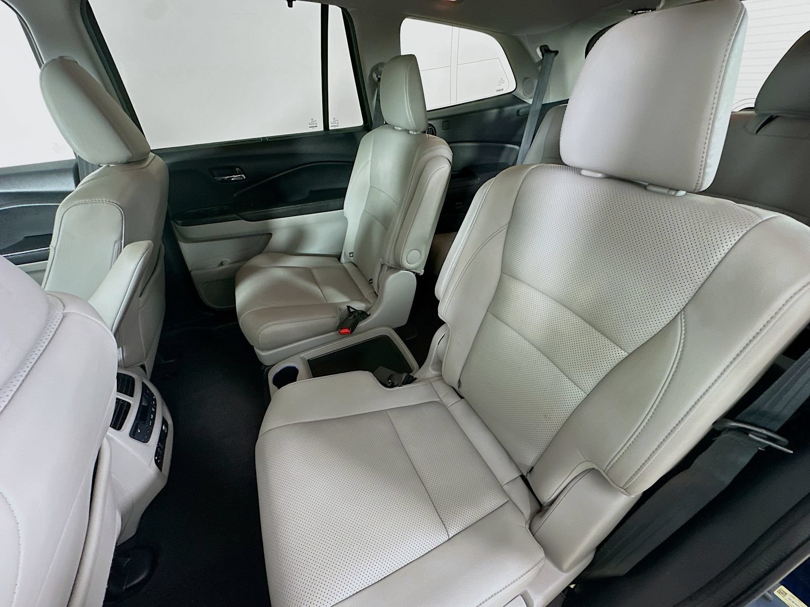 Used 2016 Honda Pilot Elite image 35