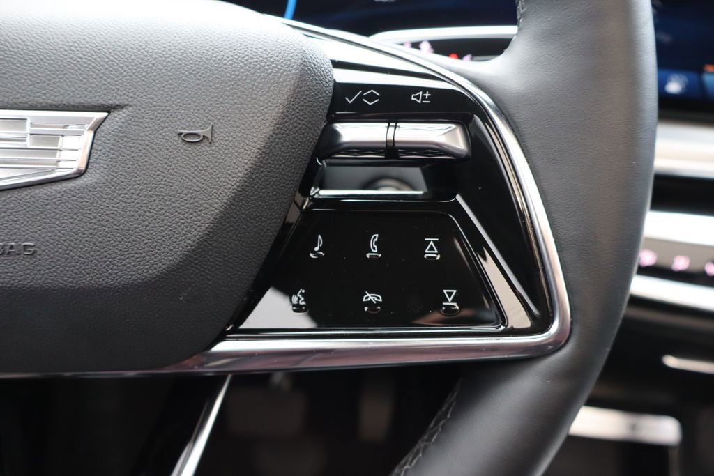 Used 2024 Cadillac Lyriq Sport RWD image 8