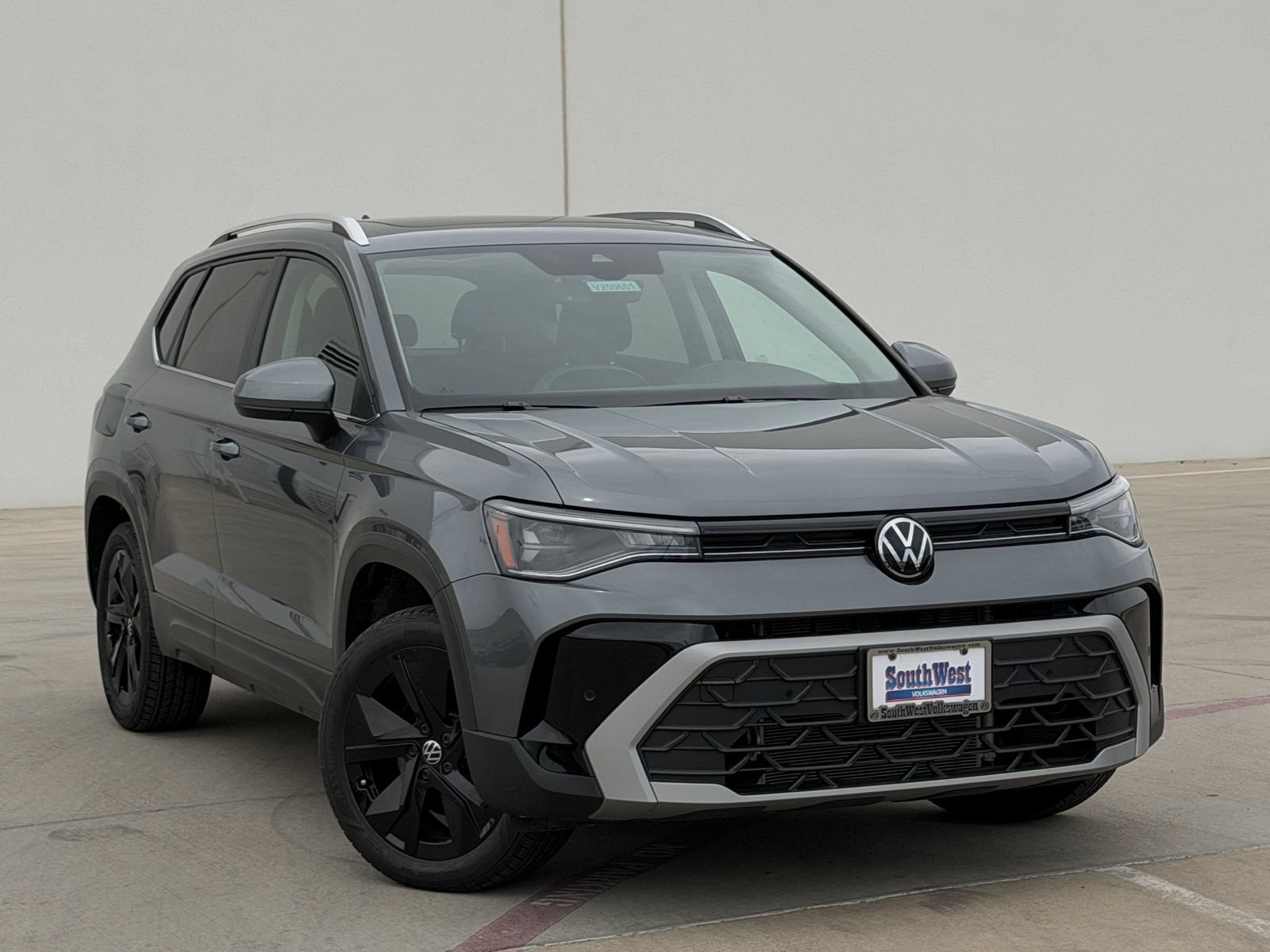 New 2026 Volkswagen Taos SE FWD image 2