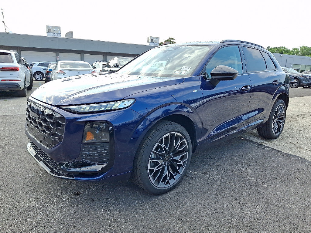 New 2026 Audi Q3 quattro 2.0T AWD/4WD image 2