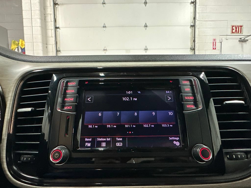 Used 2018 Volkswagen Beetle 2.0T Coast FWD image 28