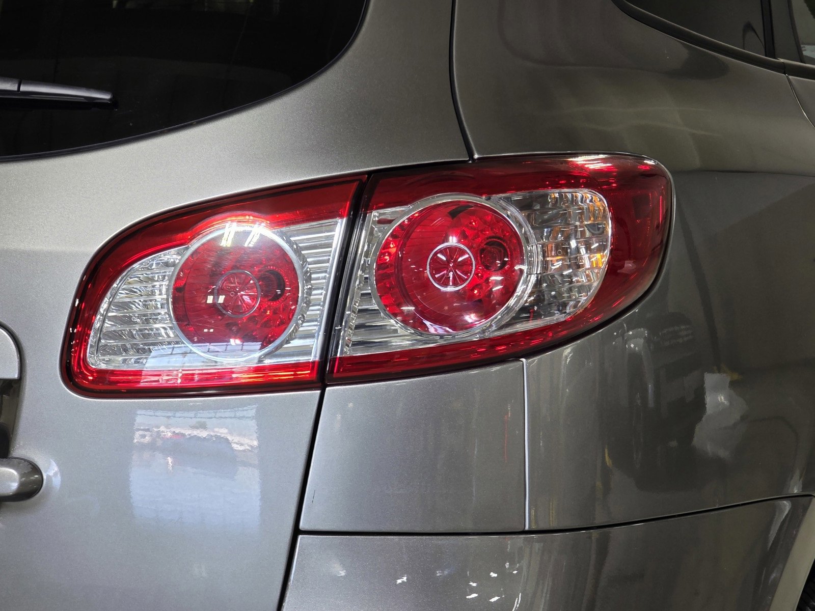 Used 2011 Hyundai Santa Fe GLS image 12