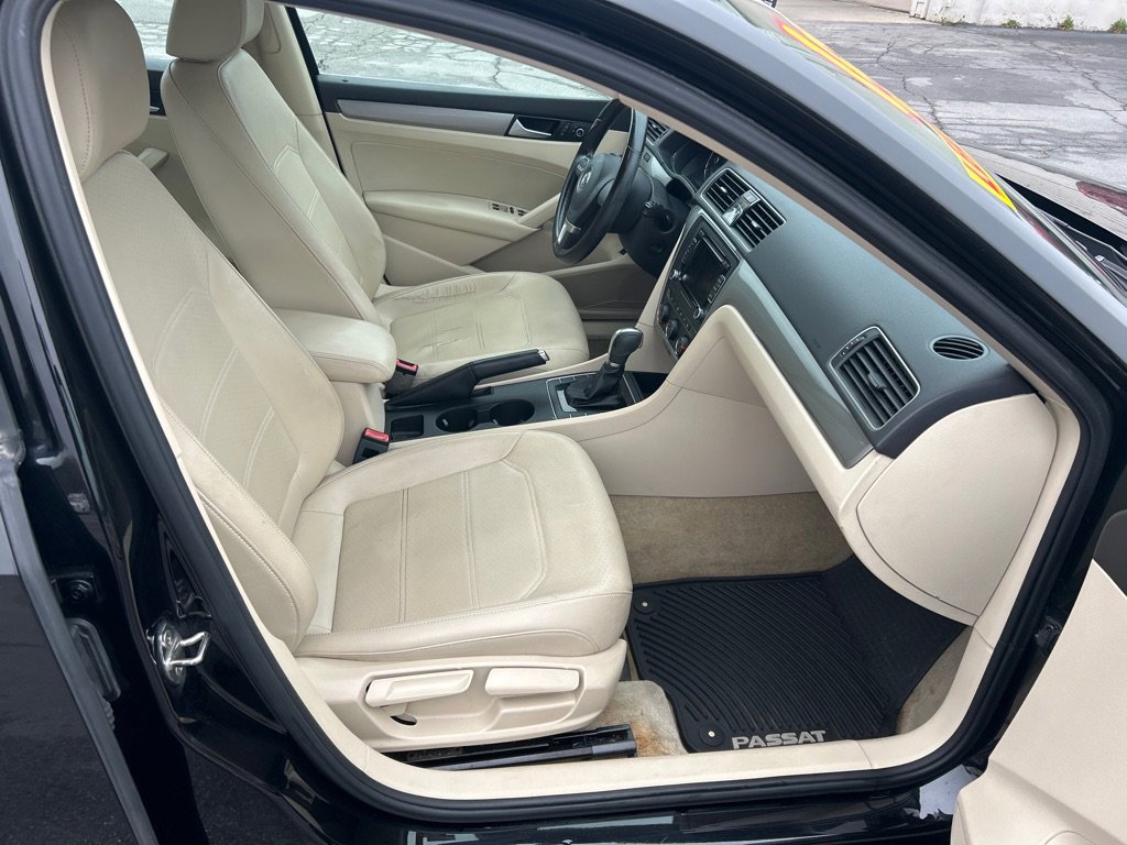 Used 2015 Volkswagen Passat 1.8T Limited Edition image 12