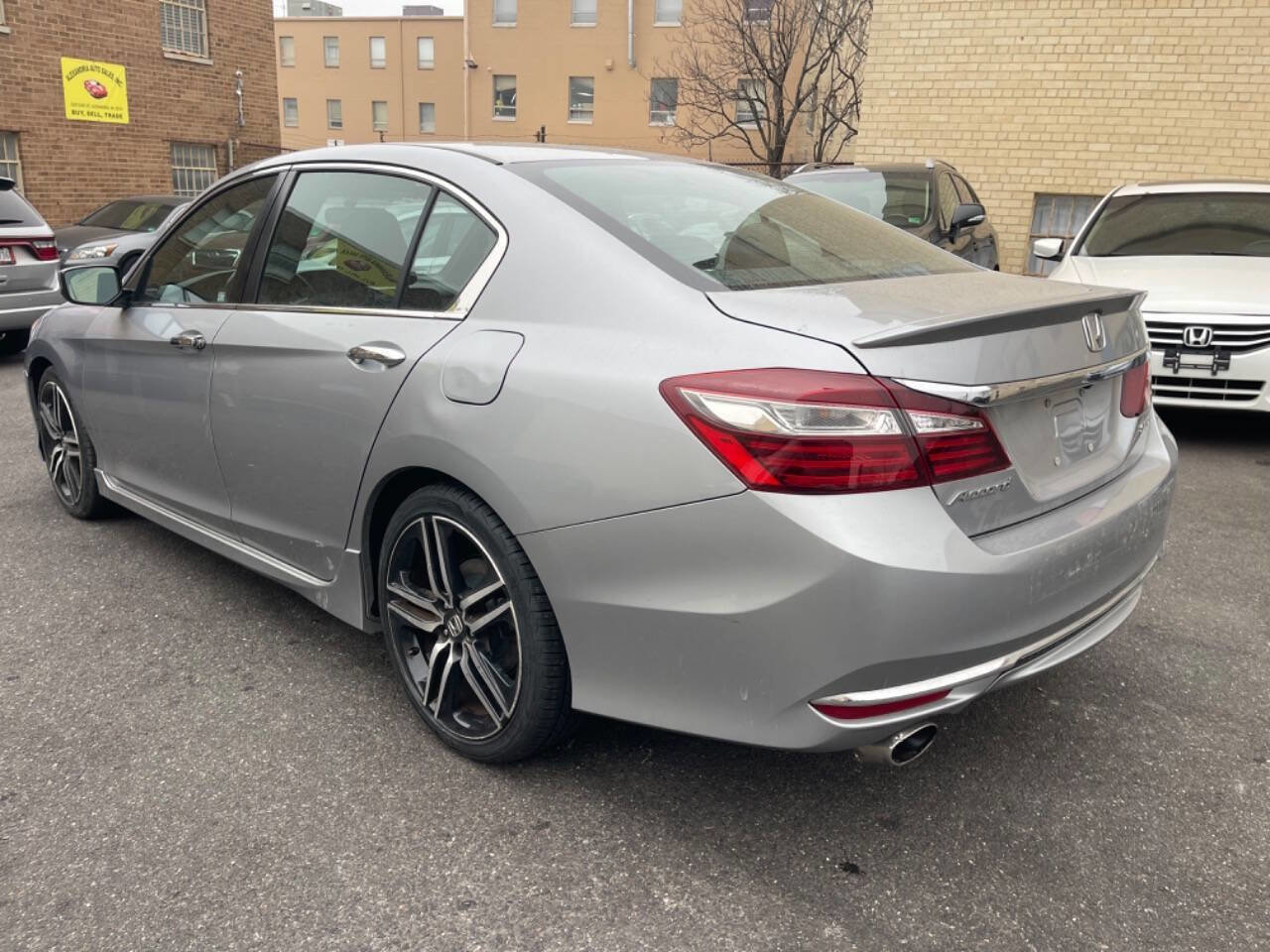 Used 2016 Honda Accord Sport image 14
