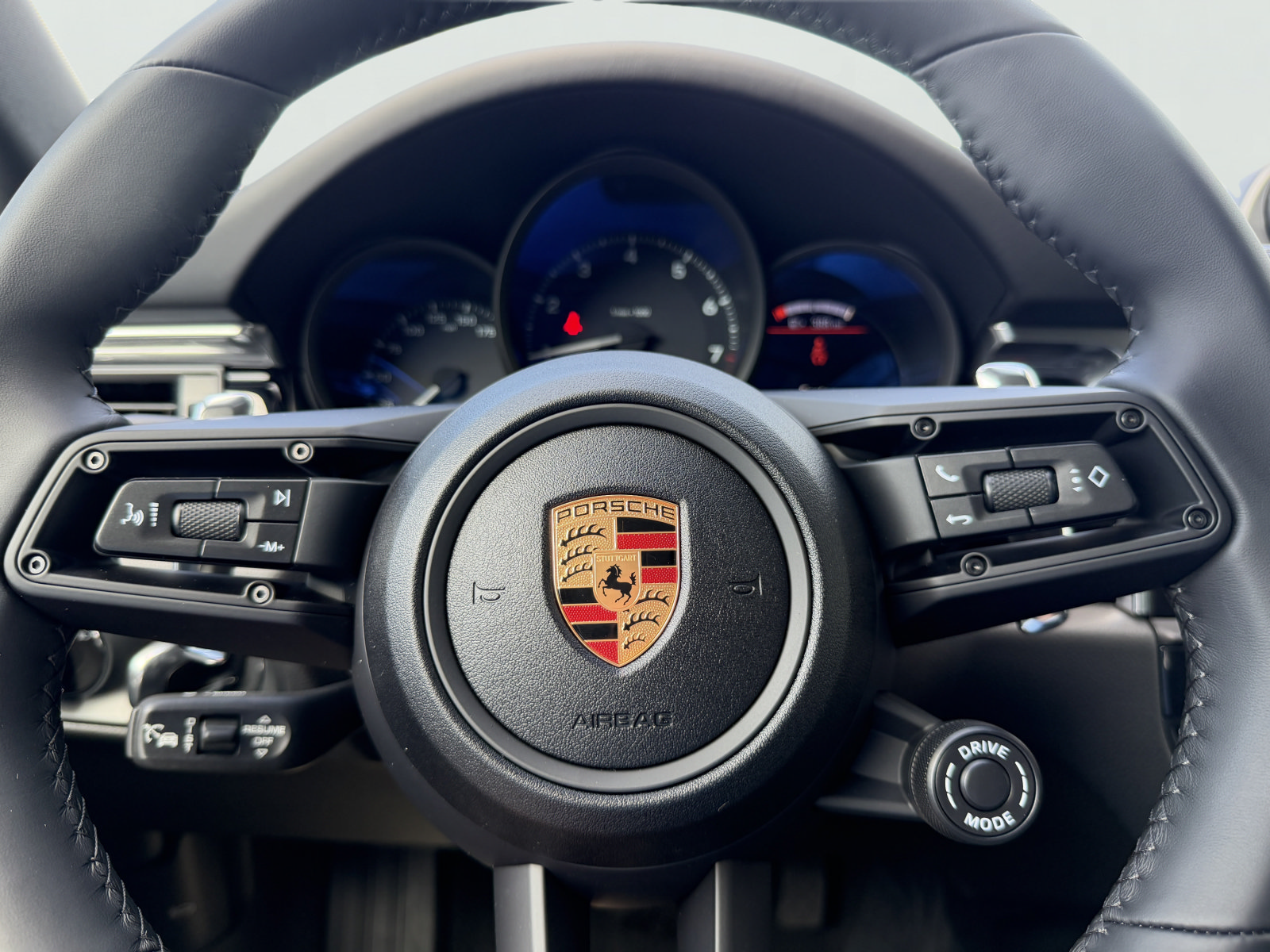 New 2026 Porsche Macan AWD/4WD image 31