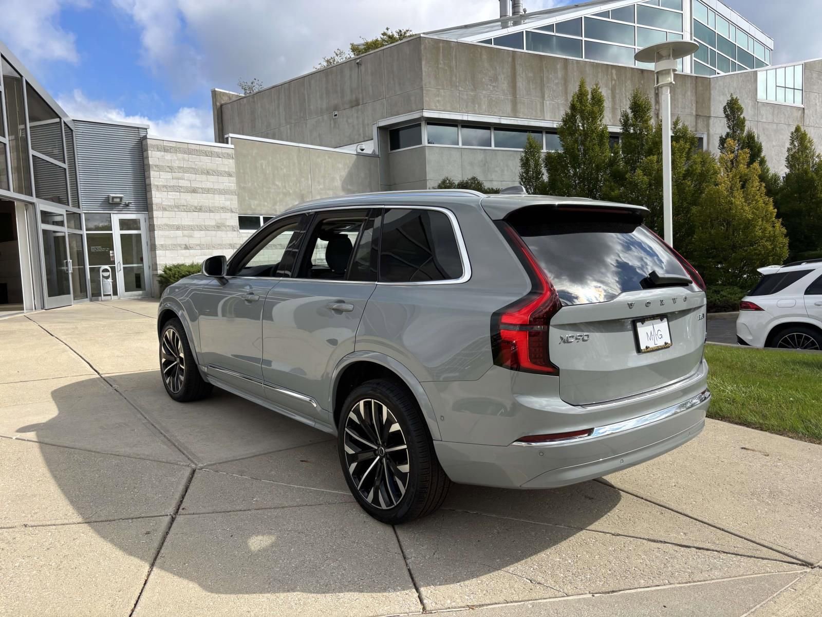 Used 2026 Volvo XC90 B6 Plus w/ Protection Package Premier AWD/4WD image 5