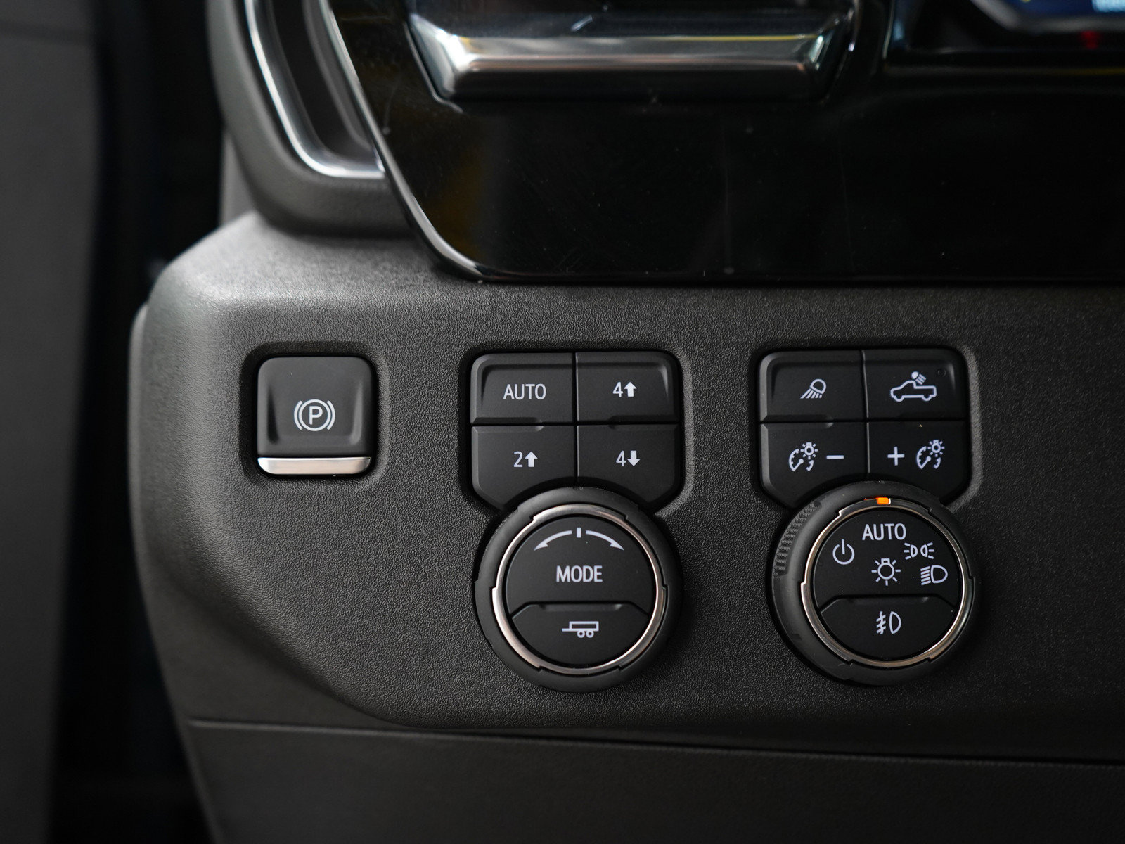 Used 2024 Chevrolet Silverado 1500 LTZ w/ LTZ Premium Package AWD/4WD image 26