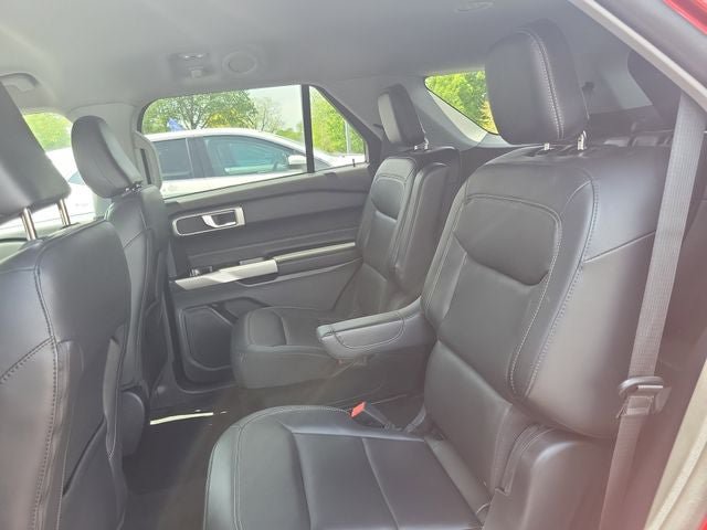 Certified 2023 Ford Explorer XLT w/ Equipment Group 202A AWD/4WD image 30