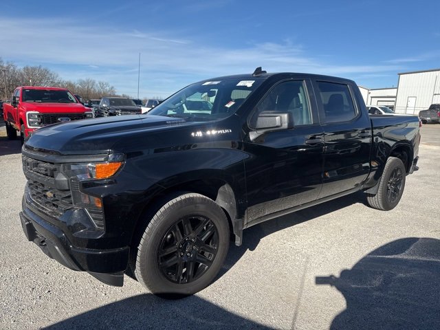 Used 2025 Chevrolet Silverado 1500 Custom image 1