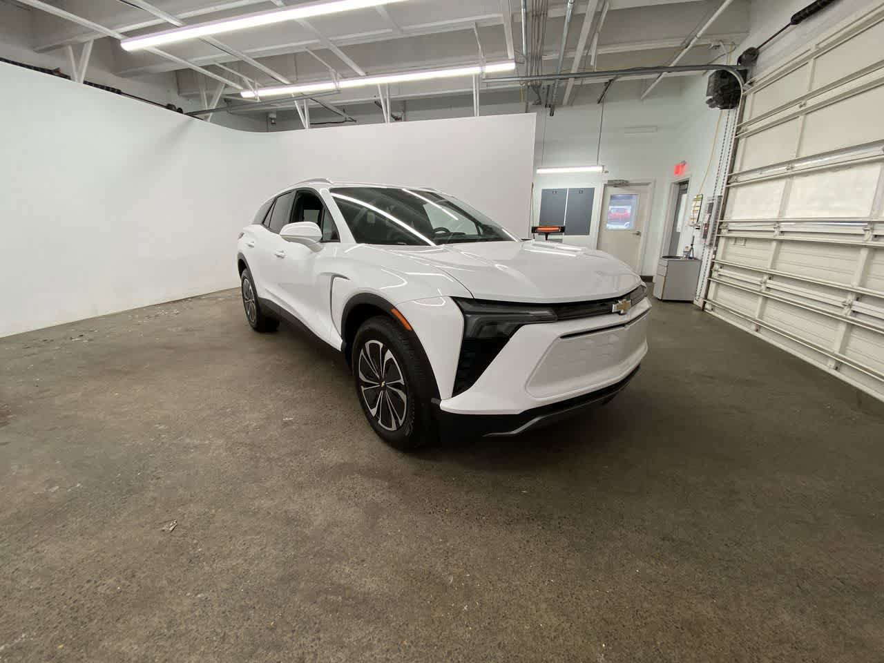 Used 2024 Chevrolet Blazer EV LT AWD/4WD image 8