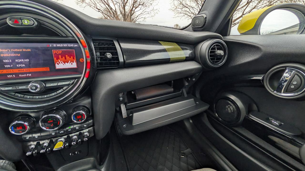 Used 2020 MINI Cooper SE image 16