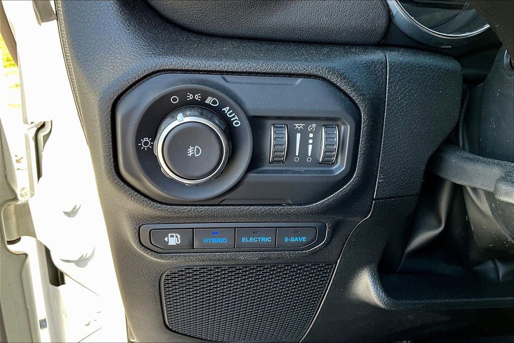 Used 2022 Jeep Wrangler Unlimited Sahara image 17