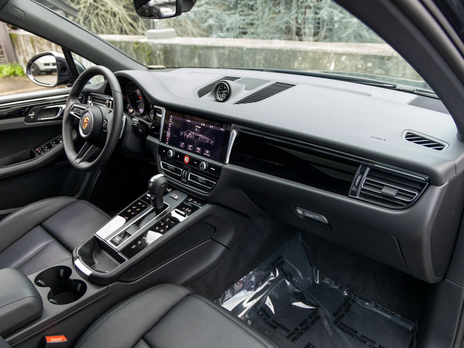 Certified 2025 Porsche Macan image 52