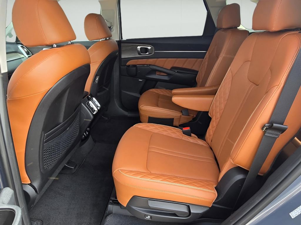 Used 2023 Kia Sorento SX Prestige image 14