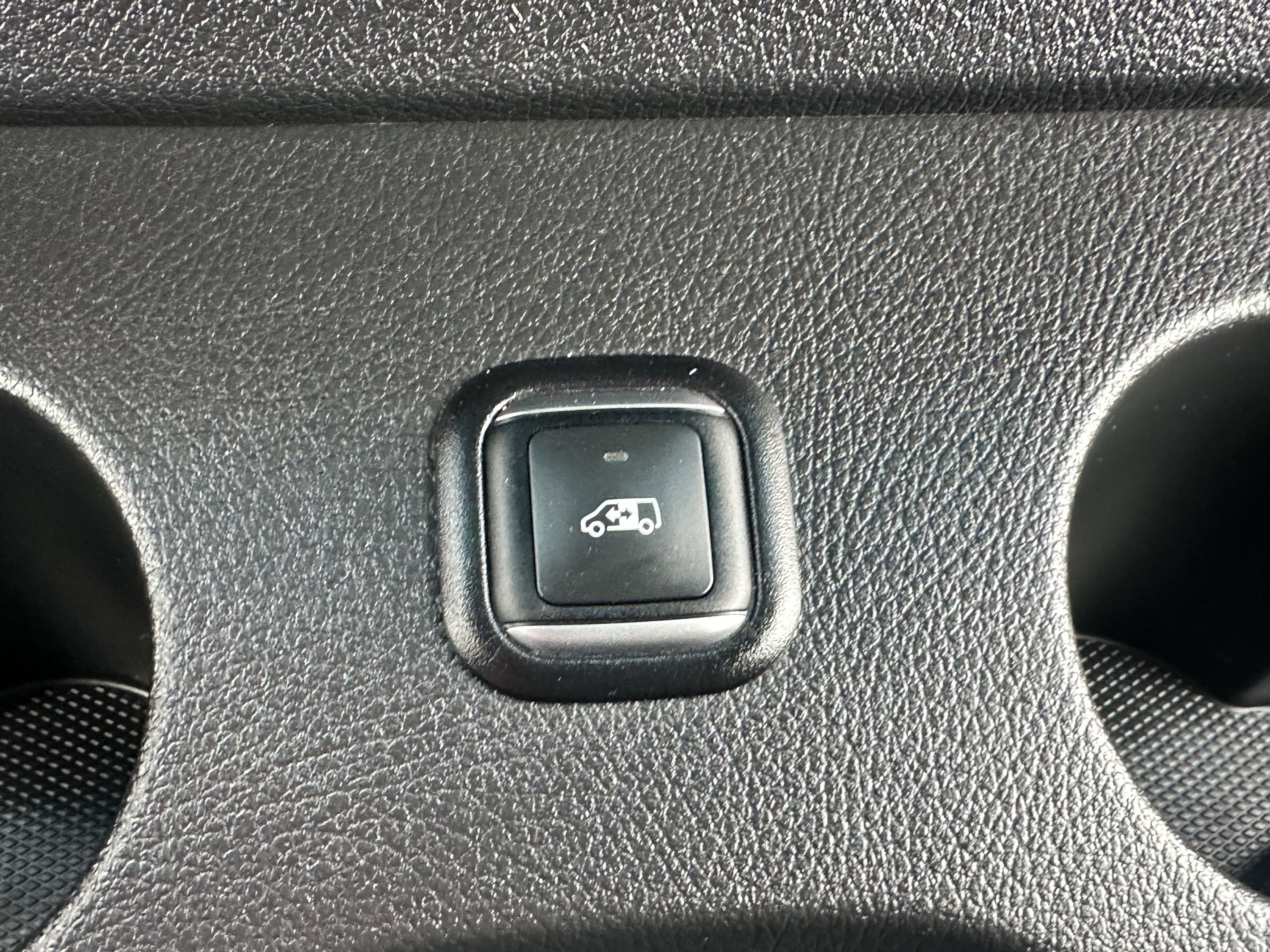 Used 2024 Mercedes-Benz Sprinter 2500 image 33