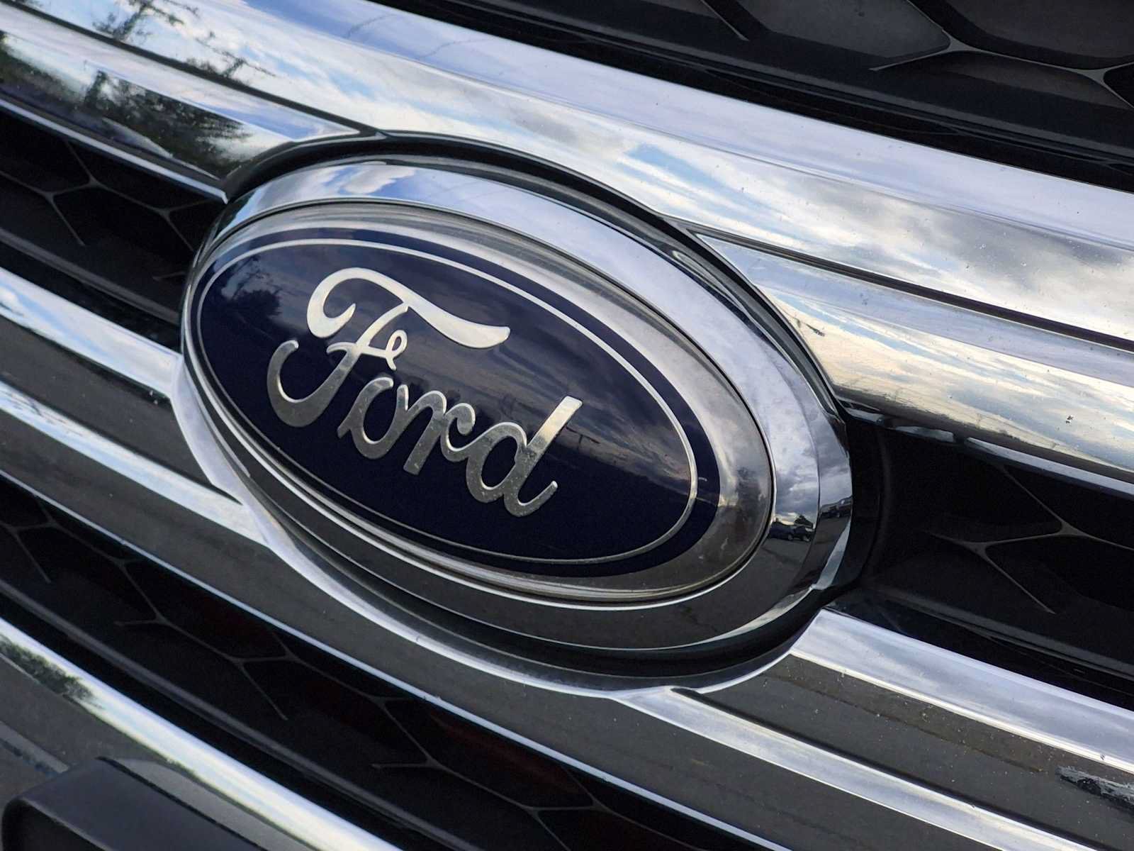 Used 2014 Ford Edge Limited w/ Equipment Group 302A AWD/4WD image 12
