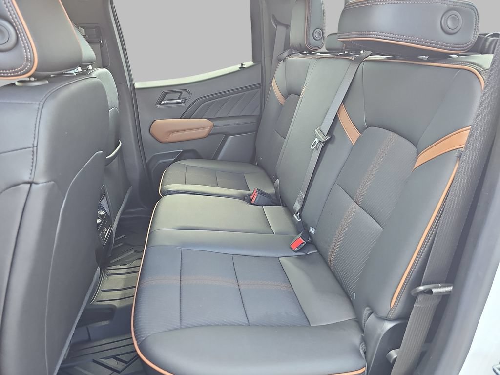 Used 2023 GMC Canyon AT4 w/ Canyon Safety Plus Package AWD/4WD image 17