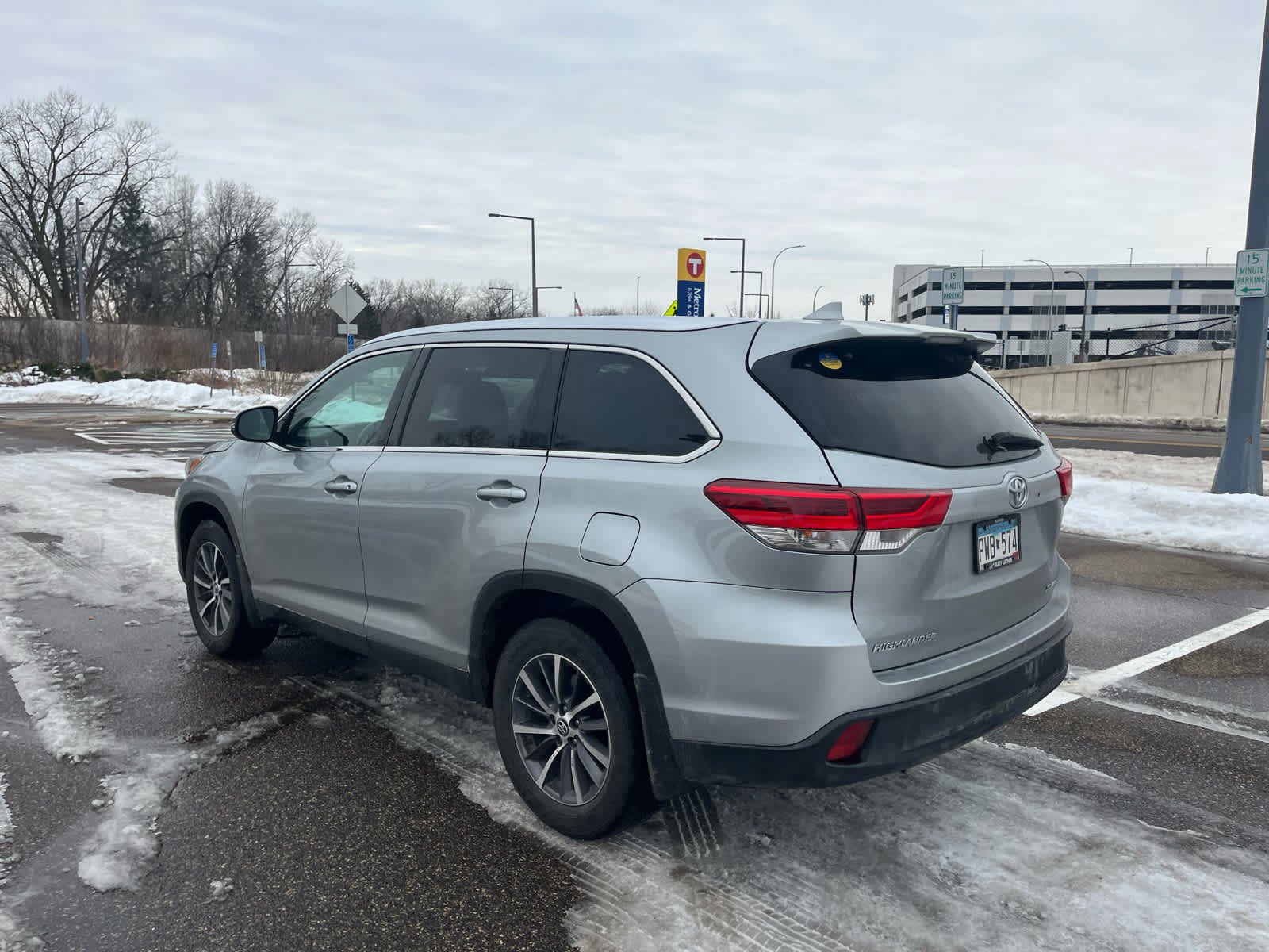 Used 2019 Toyota Highlander XLE image 4