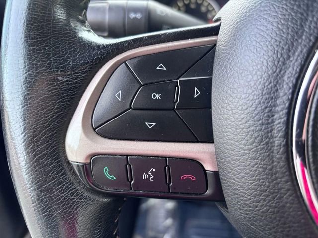 Used 2015 Jeep Renegade Limited image 17