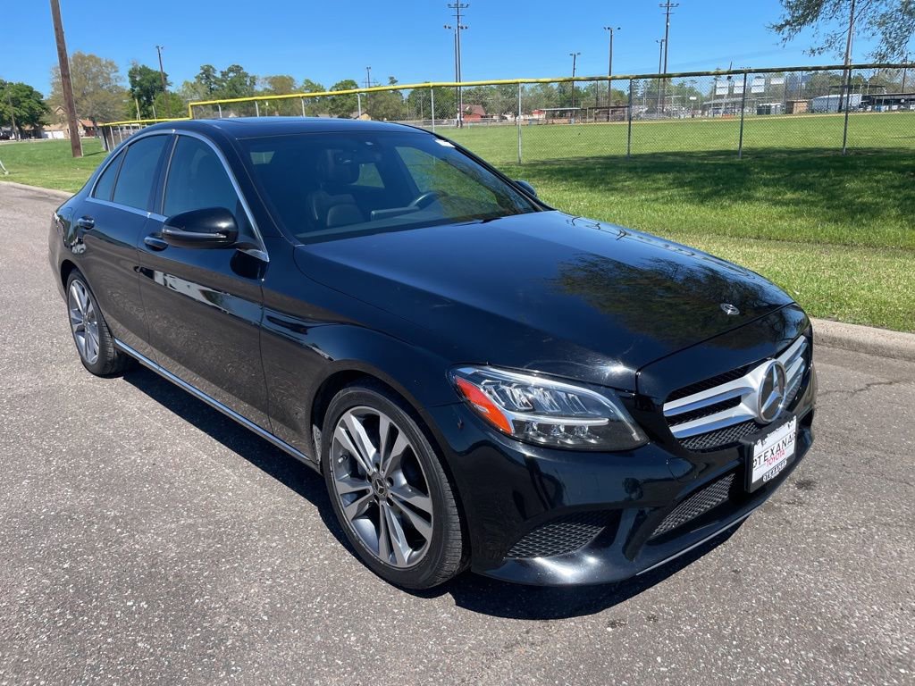 Used 2020 Mercedes-Benz C 300 Sedan image 2