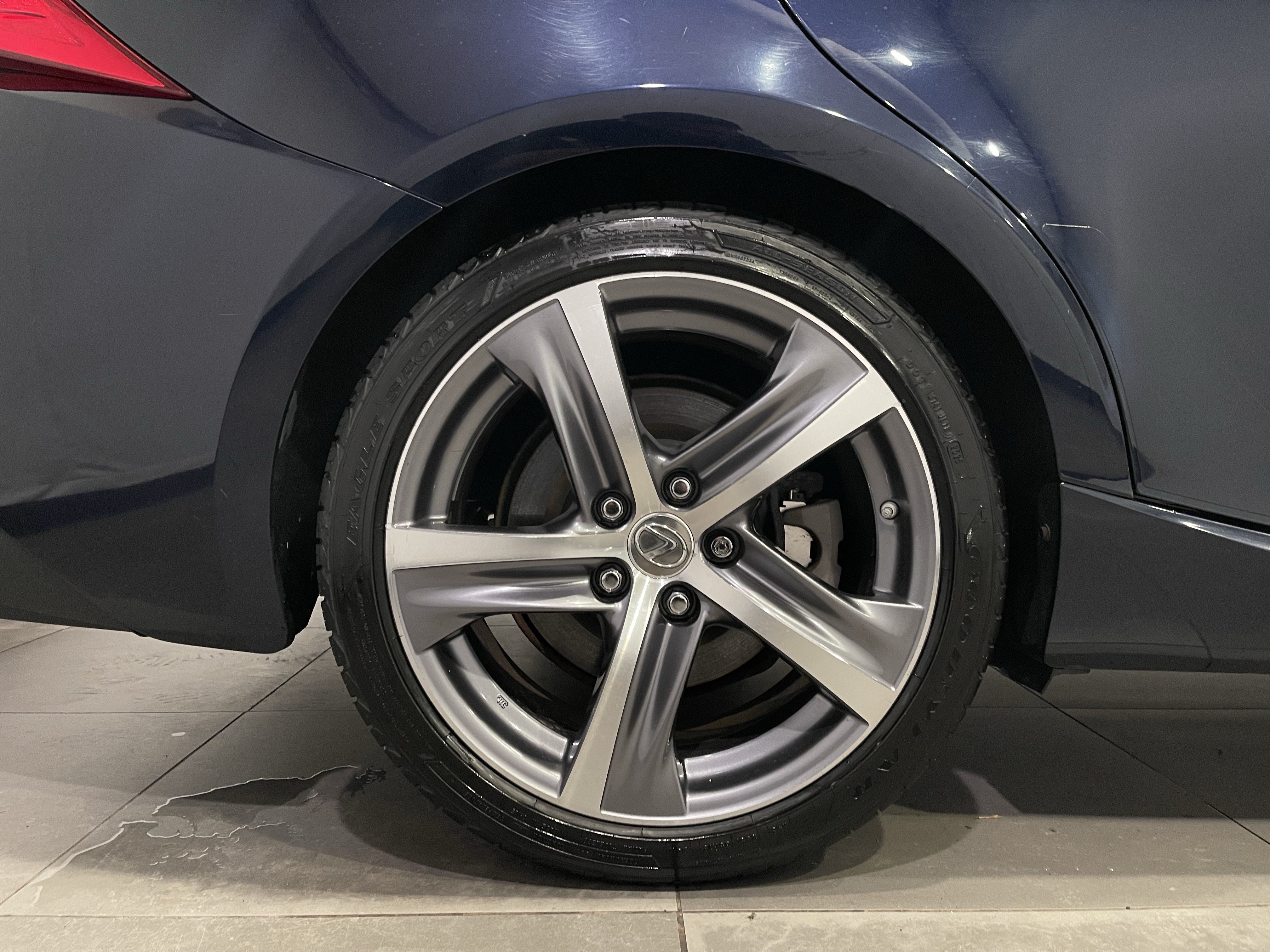 Used 2017 Lexus IS 300 AWD w/ Premium Package image 9