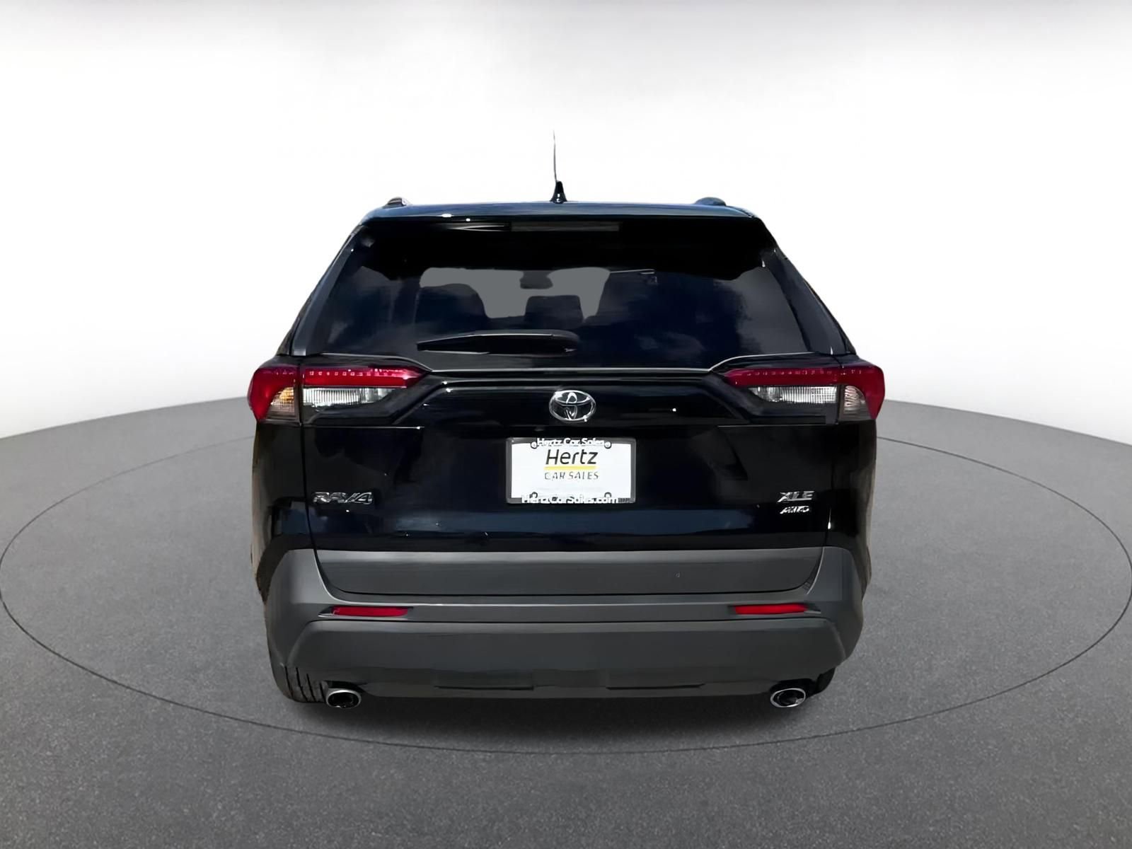 Used 2025 Toyota RAV4 XLE image 12