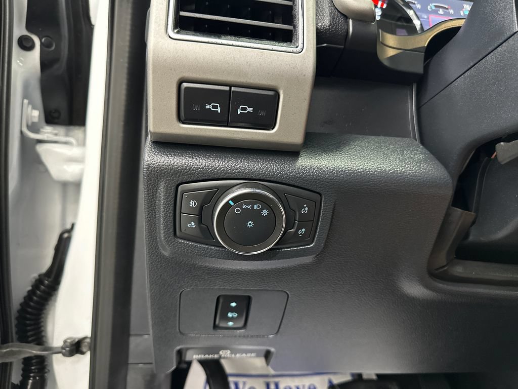 Used 2022 Ford F250 Lariat w/ Lariat Value Package AWD/4WD image 34