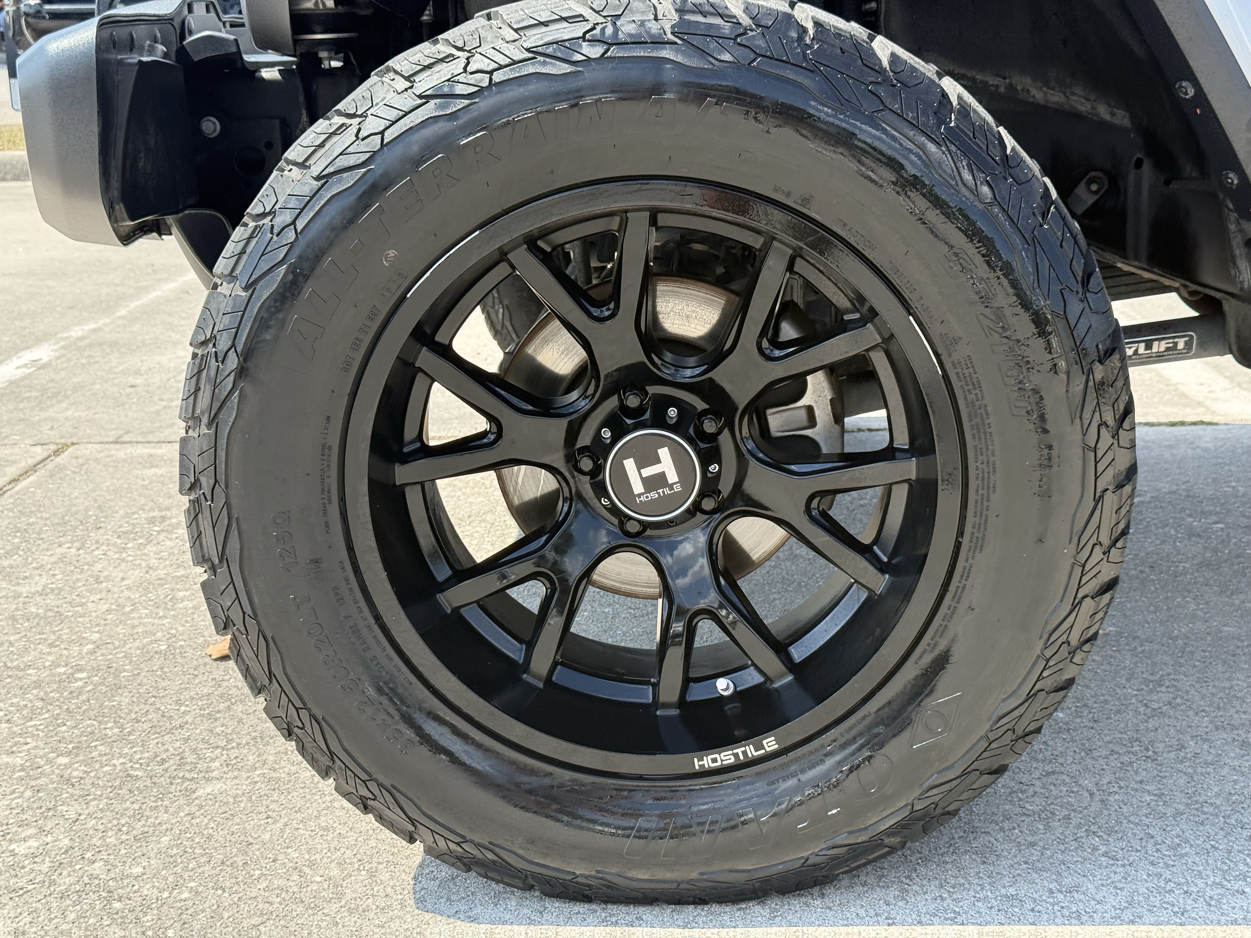 Used 2020 Jeep Wrangler Unlimited Sahara AWD/4WD image 12
