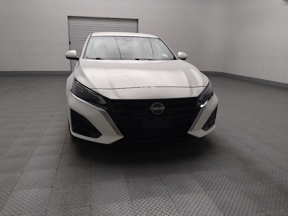 Used 2023 Nissan Altima 2.5 SV image 14