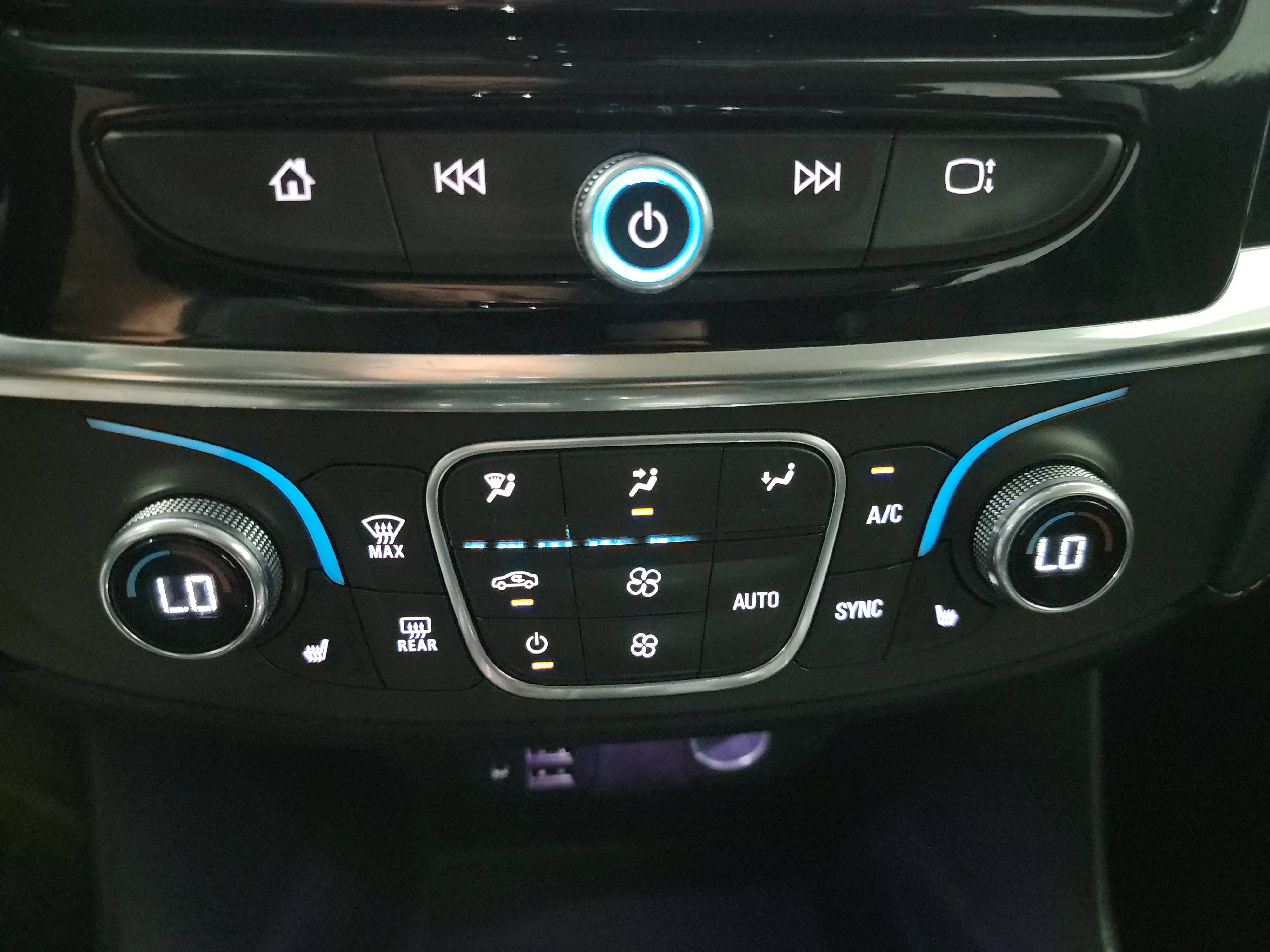 Used 2020 Chevrolet Traverse RS FWD image 21