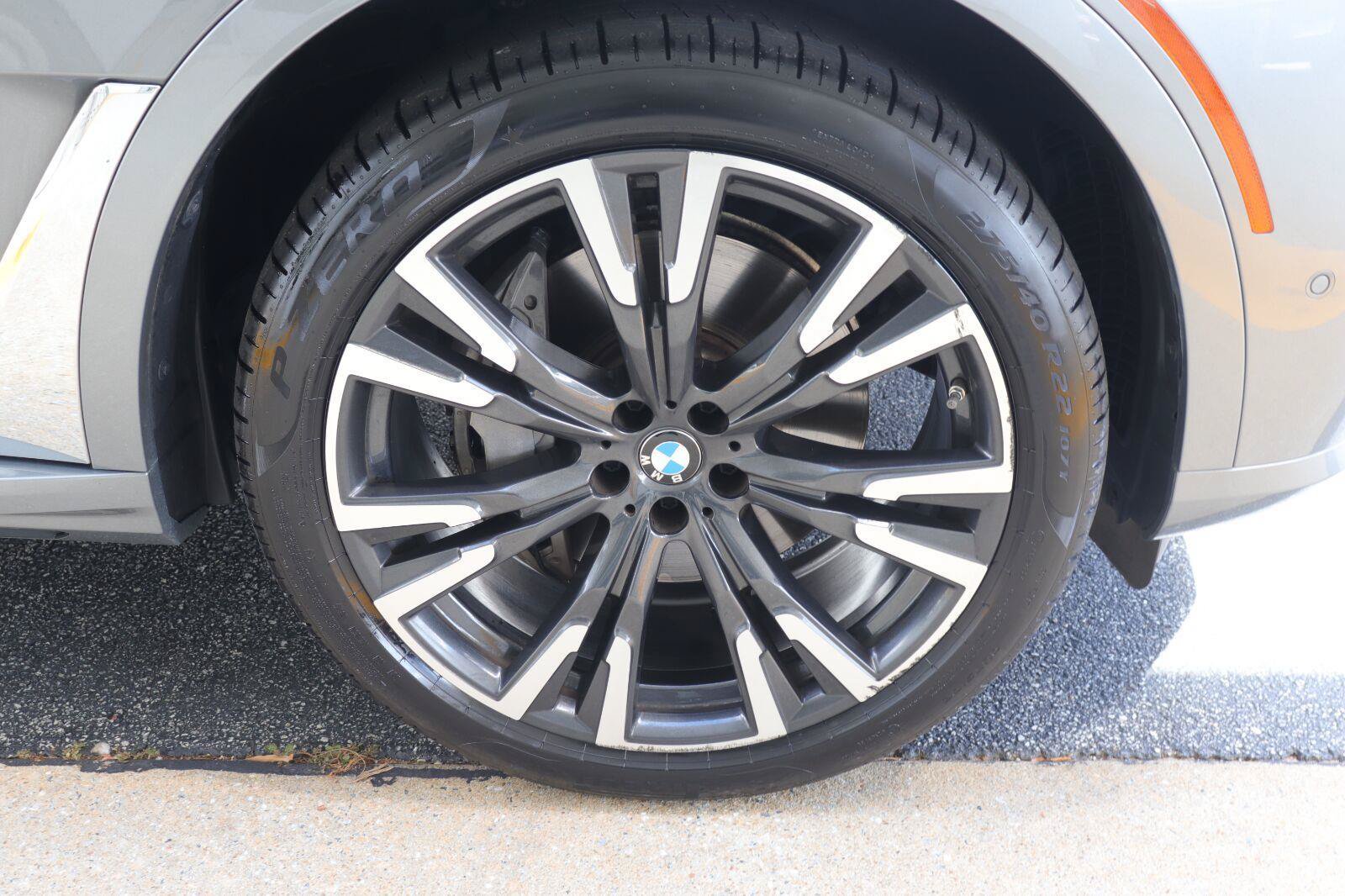 Used 2025 BMW X7 xDrive40i w/ Premium Package AWD/4WD image 45