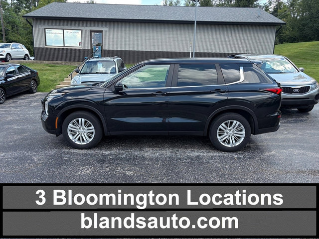 Used 2023 Mitsubishi Outlander ES AWD/4WD image 1