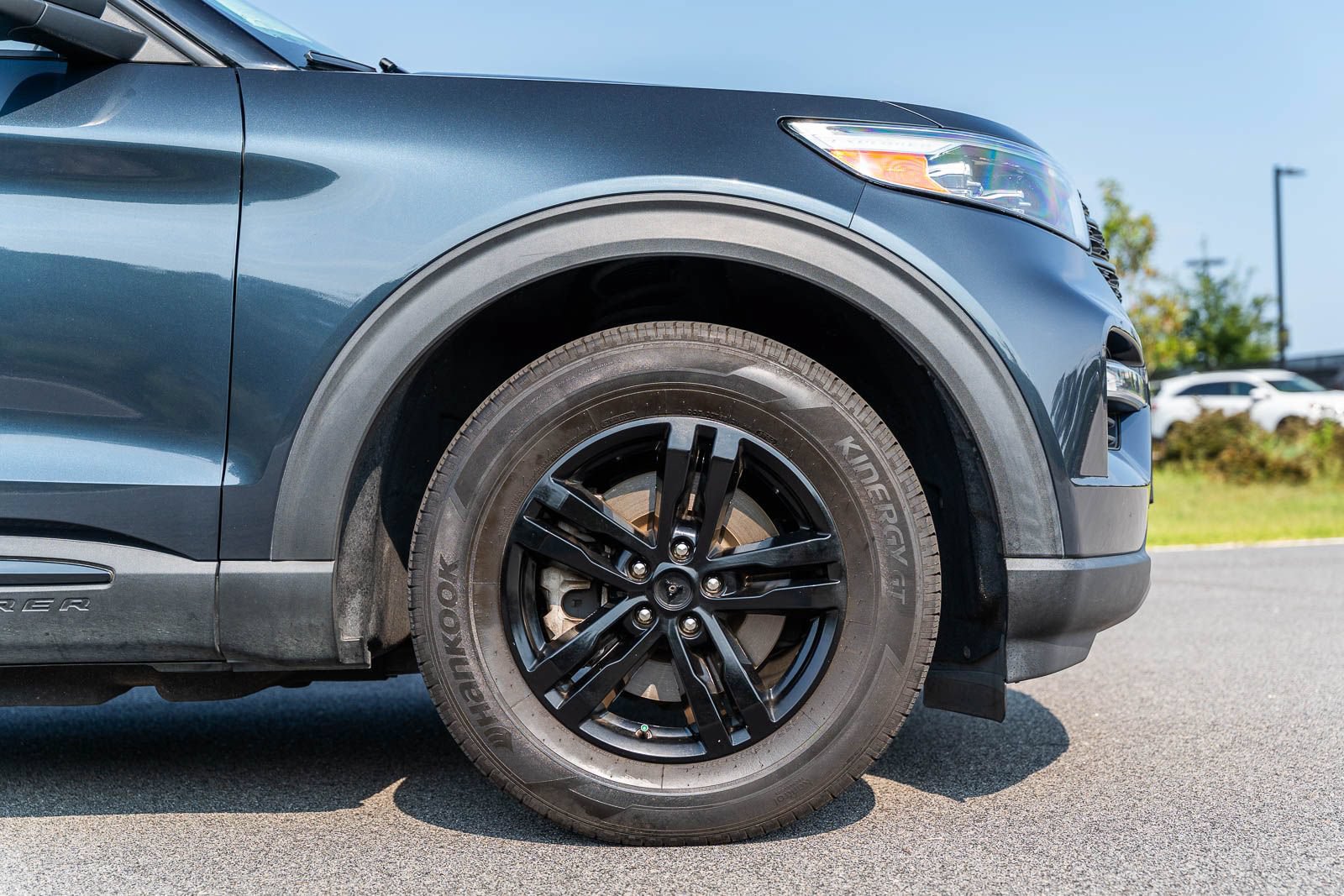 Used 2022 Ford Explorer XLT w/ Equipment Group 202A RWD image 9
