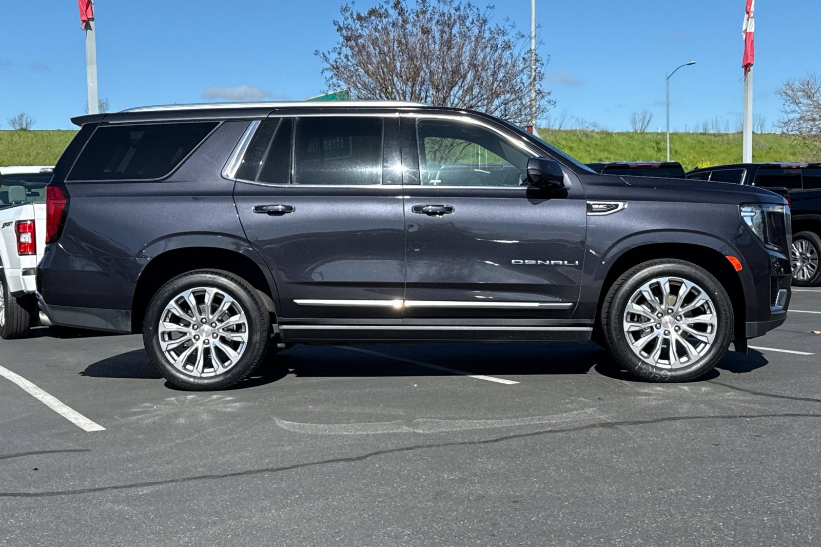 Used 2023 GMC Yukon Denali image 3