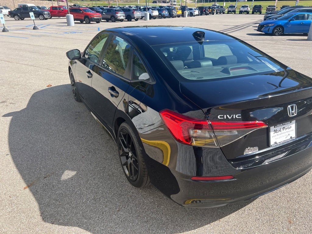 Used 2023 Honda Civic Sport image 8