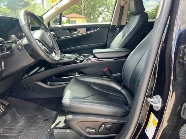 Used 2023 Lincoln Nautilus AWD image 13