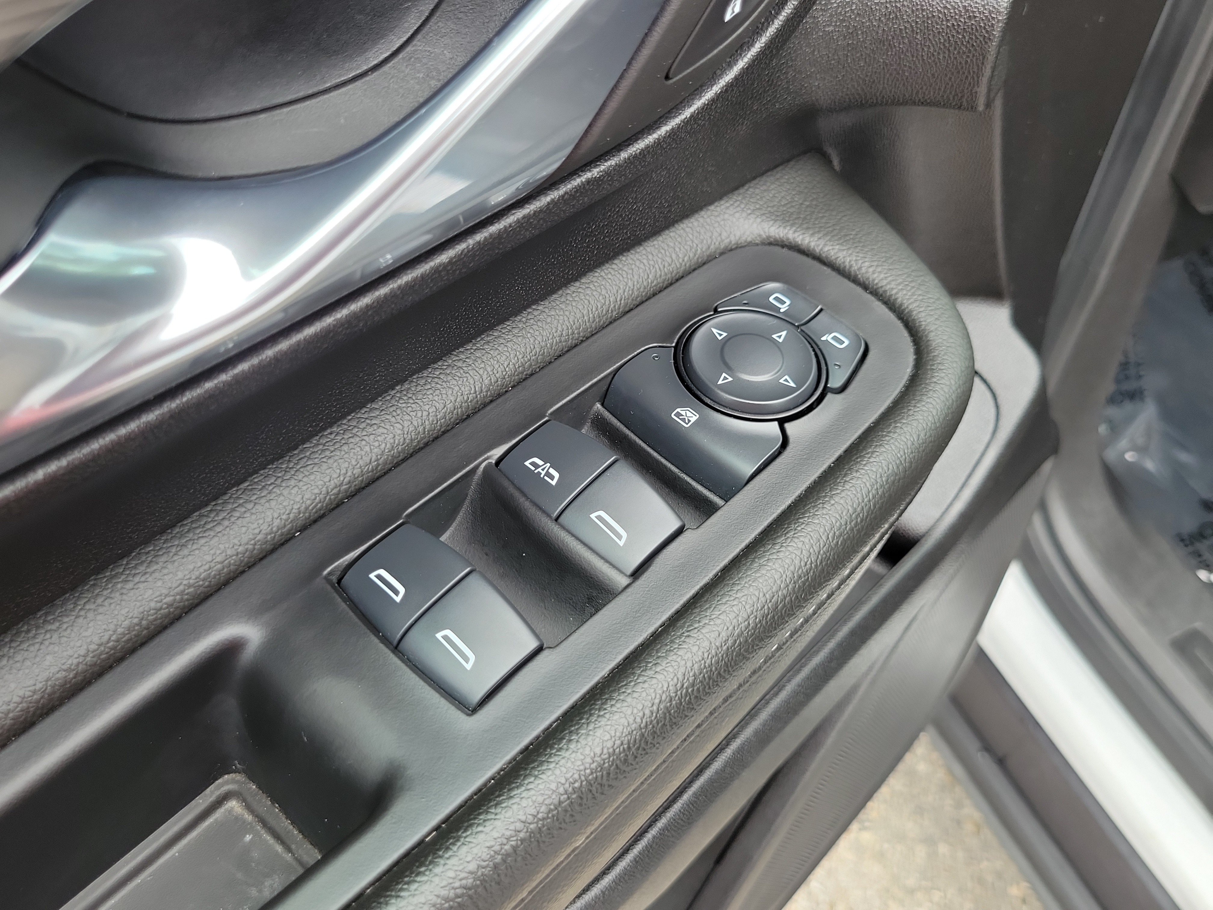 Used 2024 GMC Terrain SLE w/ Driver Convenience Package FWD image 24