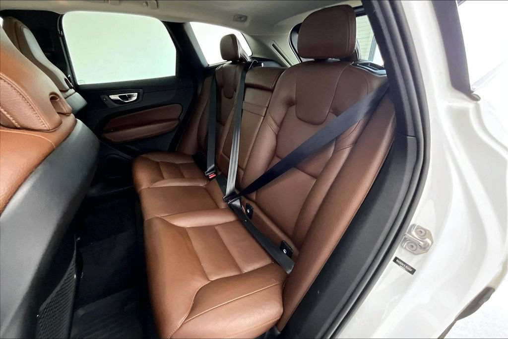 Used 2020 Volvo XC60 T5 Momentum w/ Protection Package Premier AWD/4WD image 30