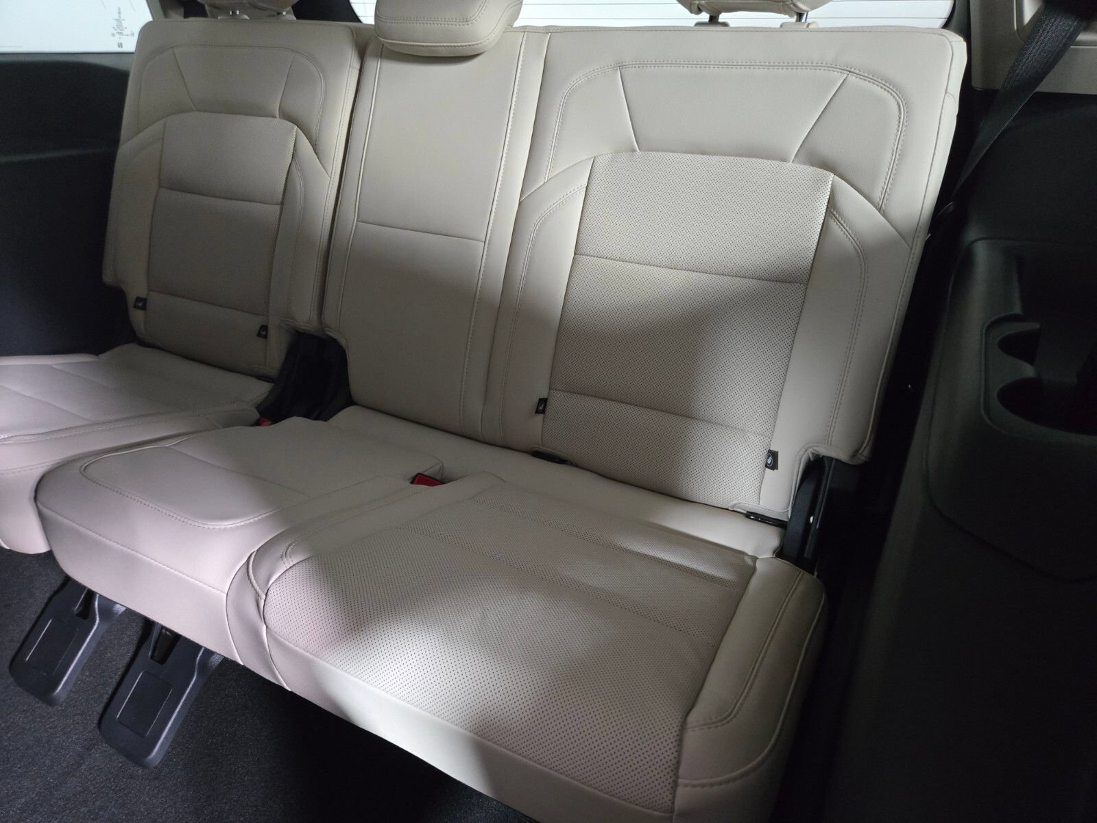 New 2027 Lincoln Navigator Premiere AWD/4WD image 14