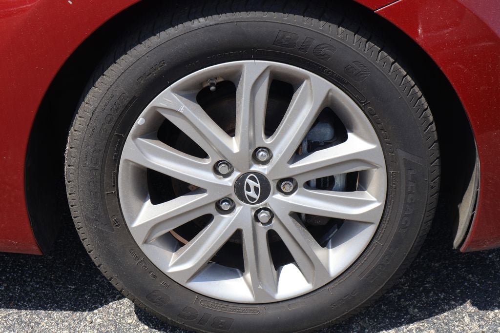Used 2015 Hyundai Elantra SE w/ Option Group 02 FWD image 19