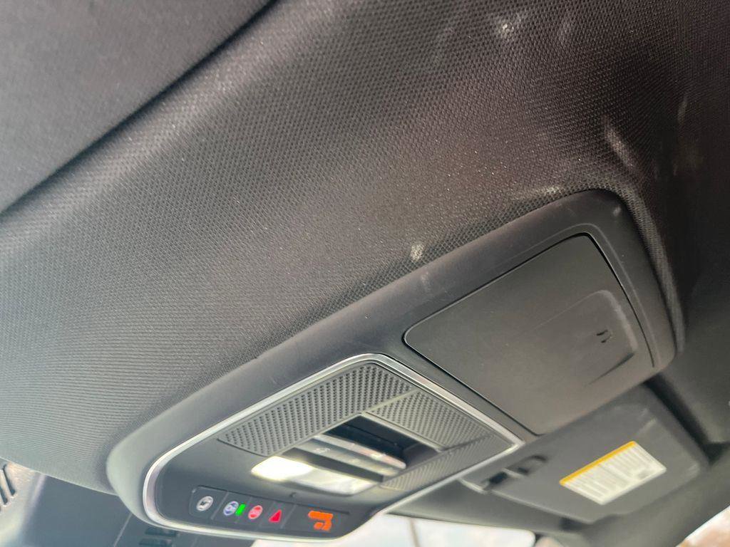 Used 2025 Chevrolet Traverse RS AWD/4WD image 17