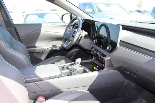 Certified 2023 Lexus RX 350 w/ Cold Area Package image 5