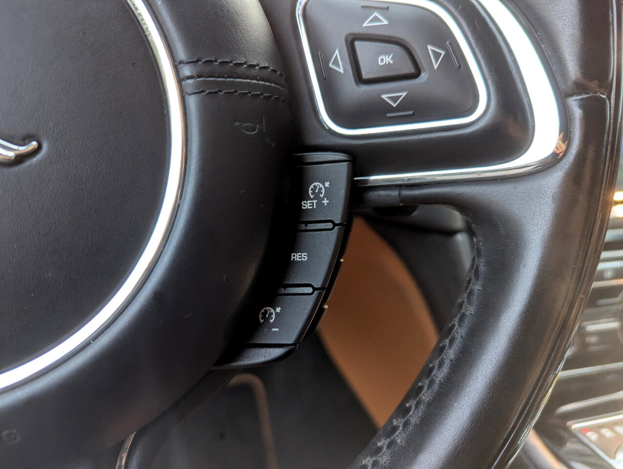 Used 2017 Jaguar XJ L Supercharged image 22