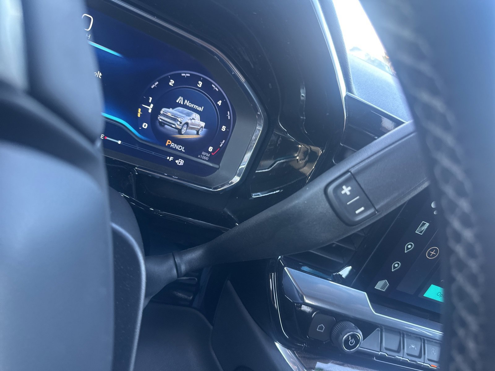 Used 2023 Chevrolet Silverado 1500 LT RWD image 13