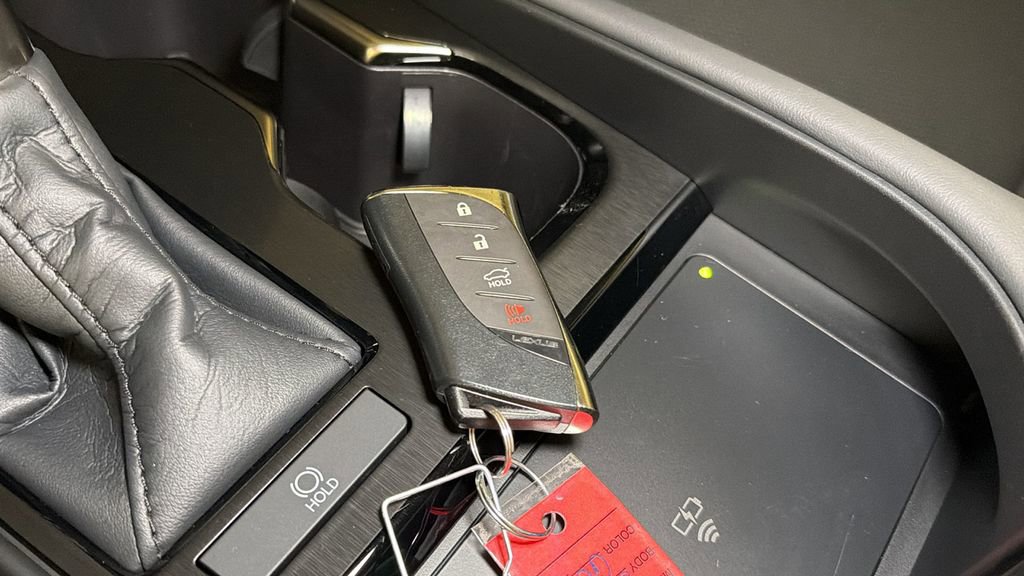 Certified 2025 Lexus ES 350 w/ Premium Package image 33