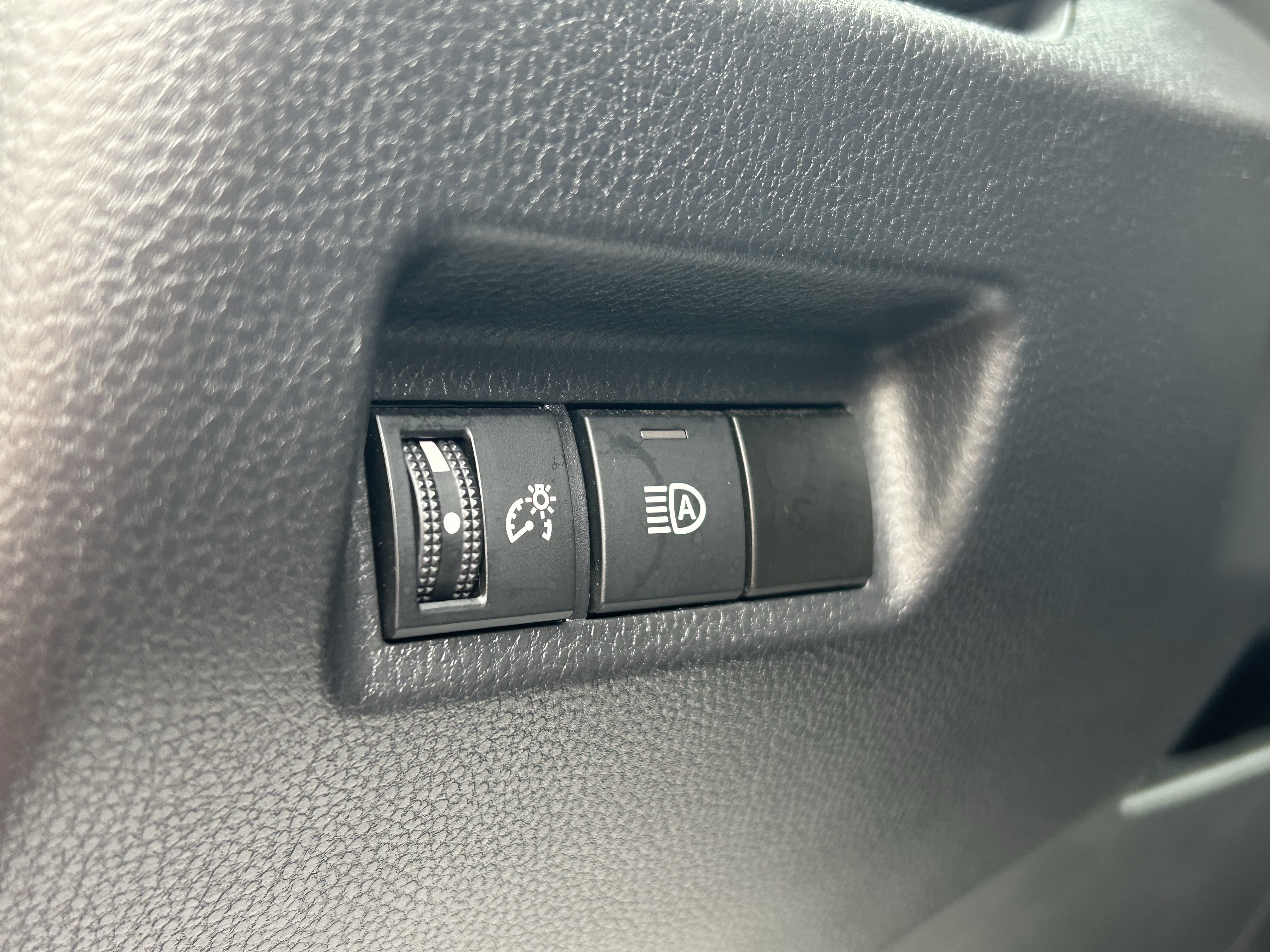 Certified 2025 Toyota RAV4 XLE AWD/4WD image 15