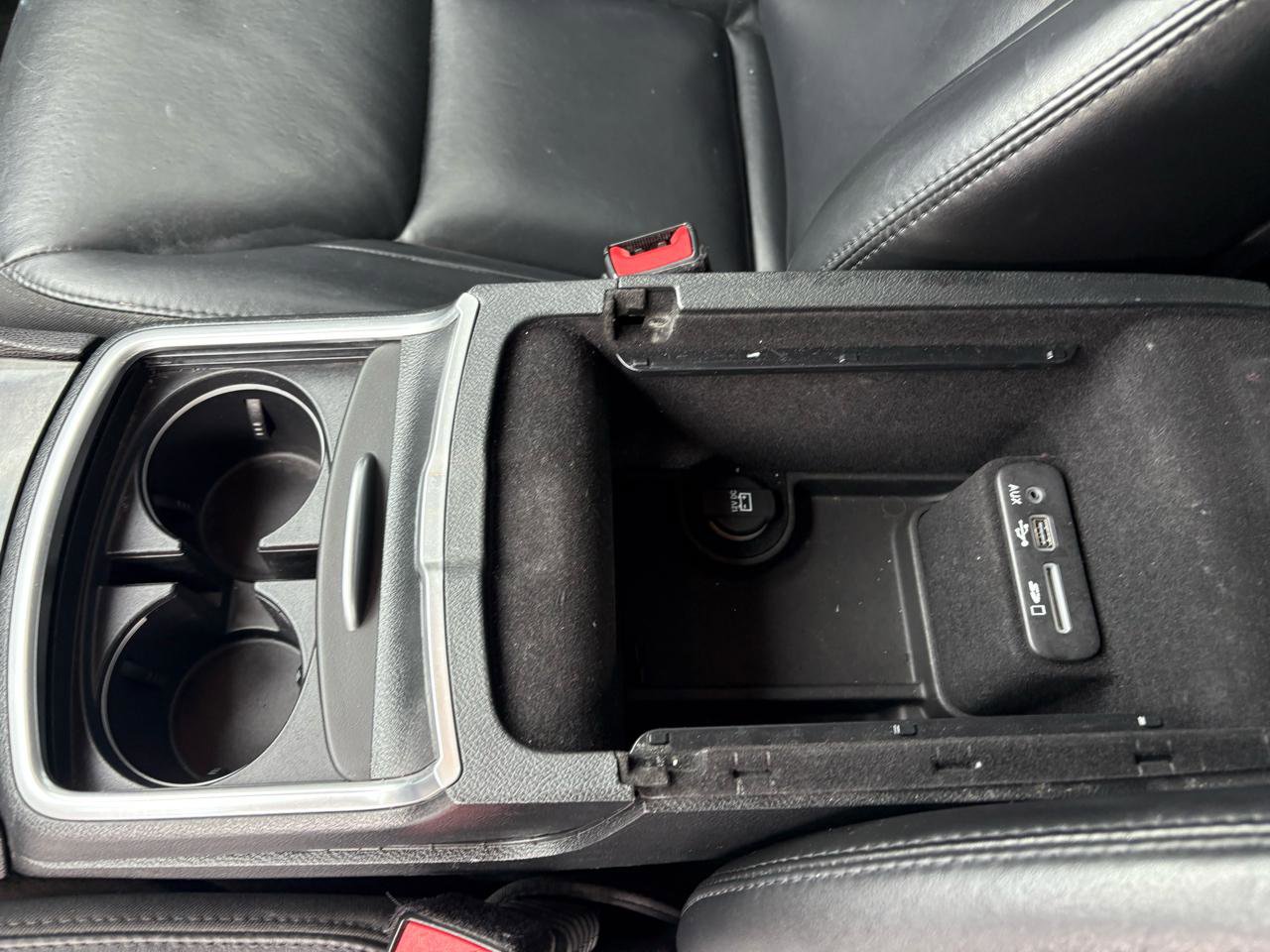 Used 2016 Chrysler 300 Limited w/ Driver Convenience Group image 32