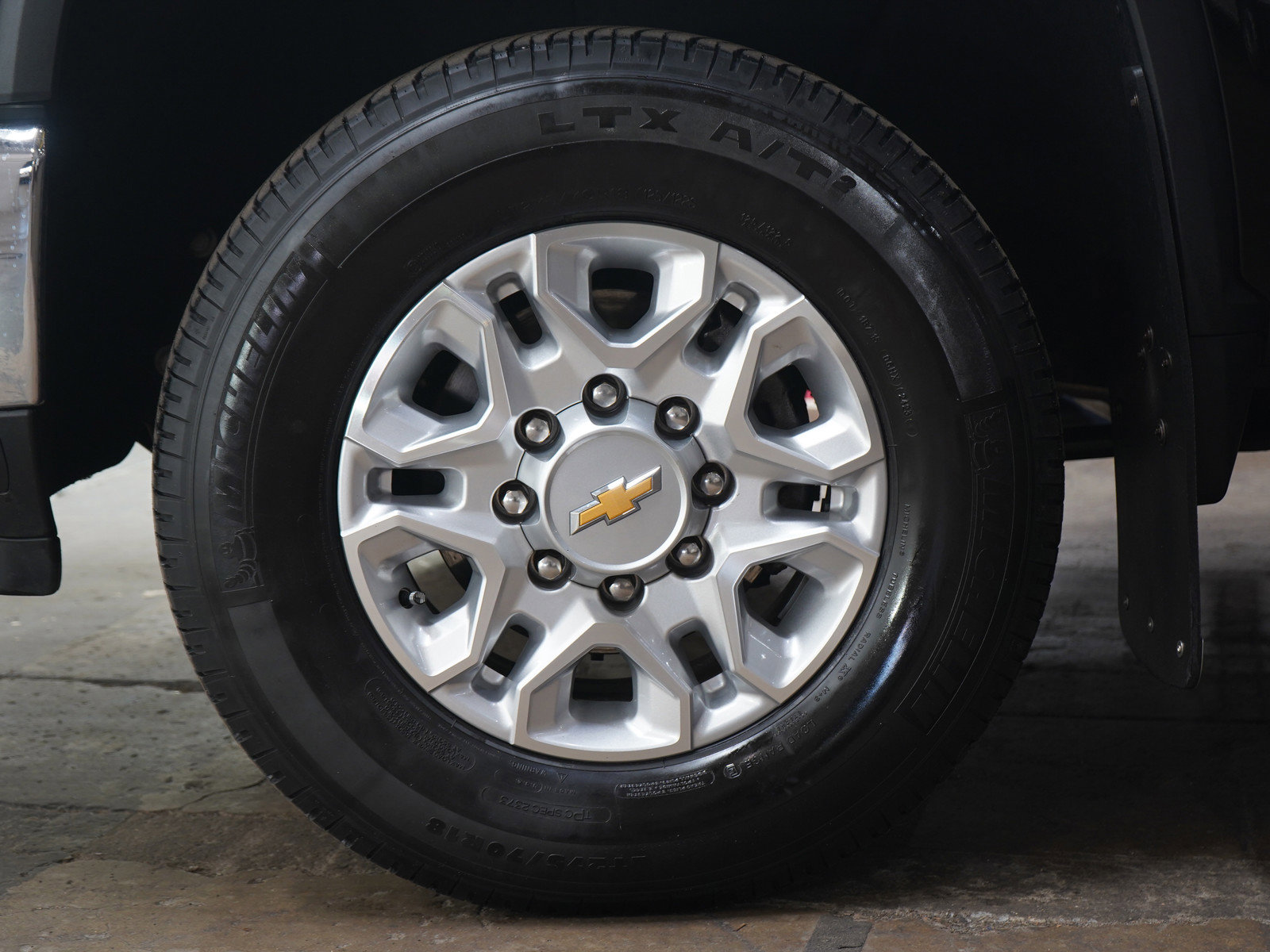 Used 2024 Chevrolet Silverado 3500 LTZ w/ LTZ Convenience Package image 30